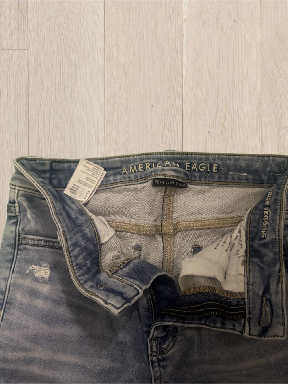American Eagle Outfitters Blue Washed Jeans - Picture 1 of 3